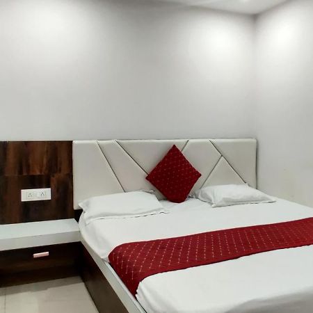 Cable Car Hotel Benares Buitenkant foto