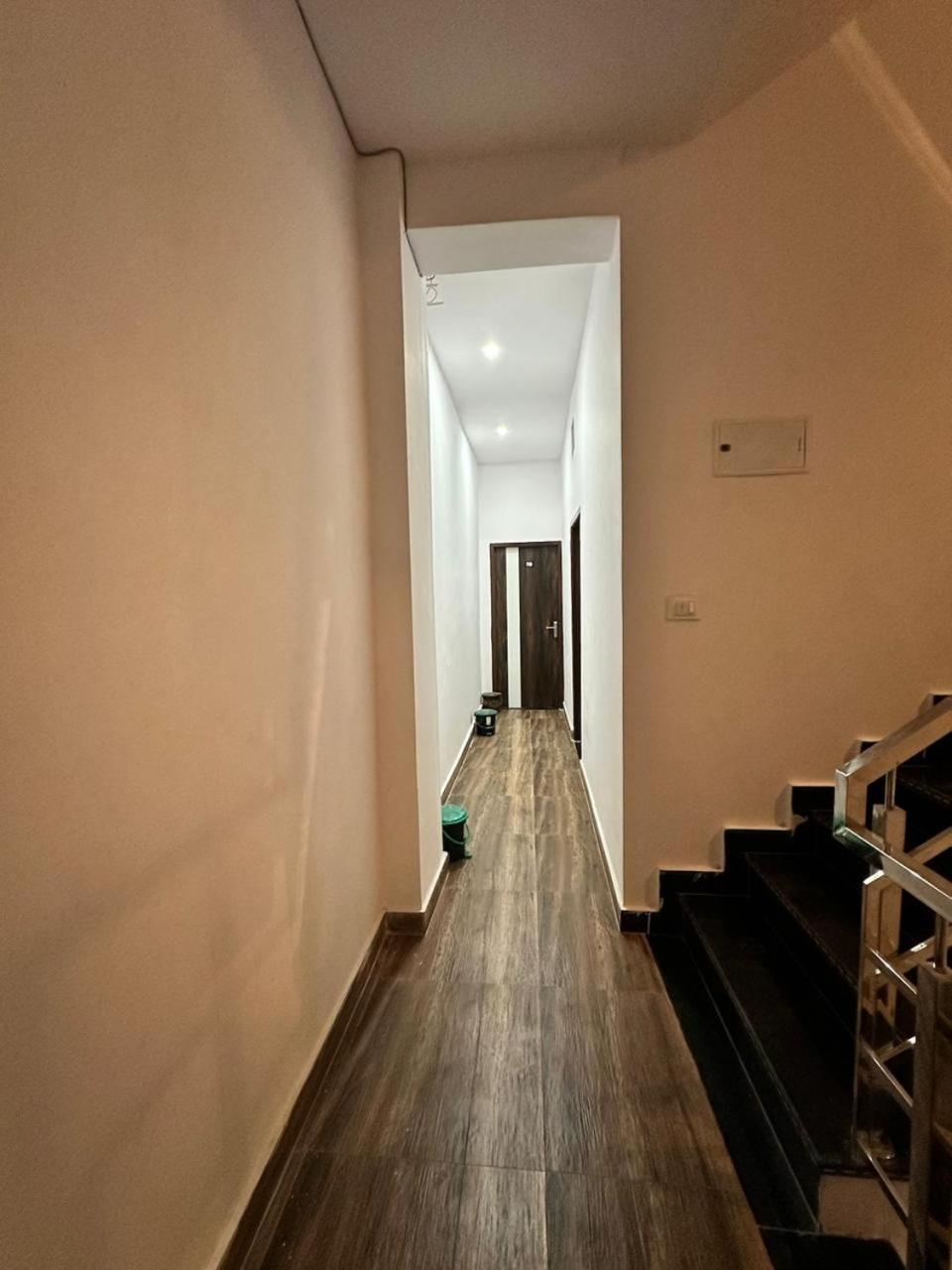 Cable Car Hotel Benares Buitenkant foto