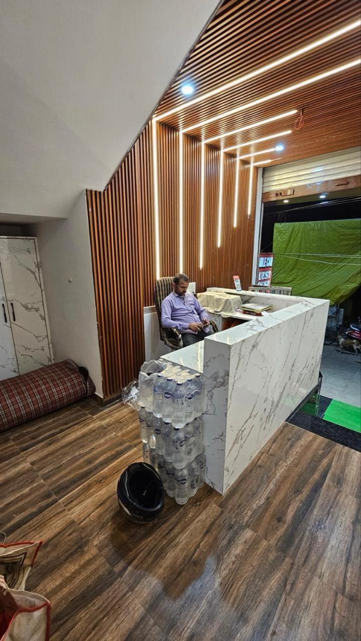 Cable Car Hotel Benares Buitenkant foto